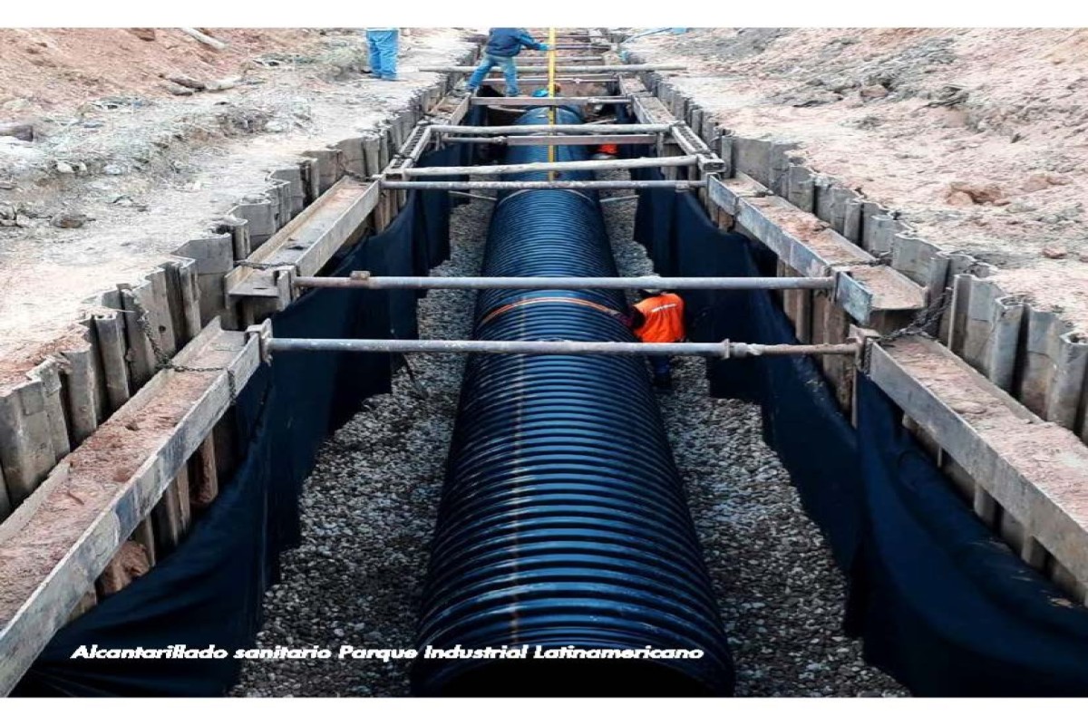 Construccion de una Red de Alcantarillado Industrial y una Red de Agua Potable en el Parque Industrial Latinoamericano